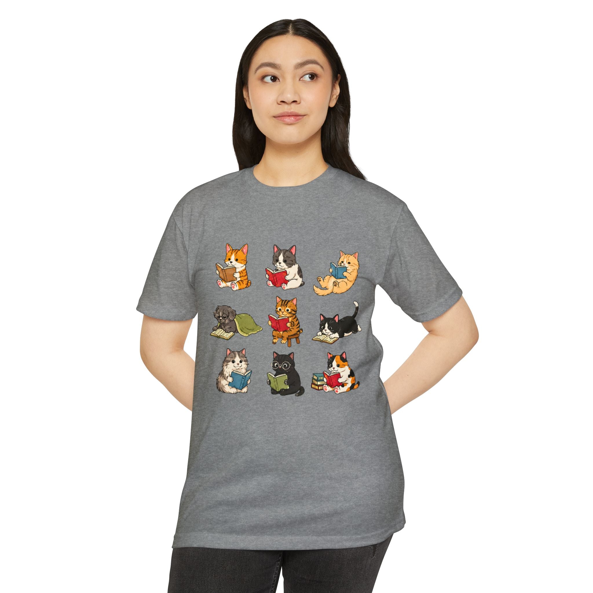 Cute Cats Reading Booklover  T-Shirt